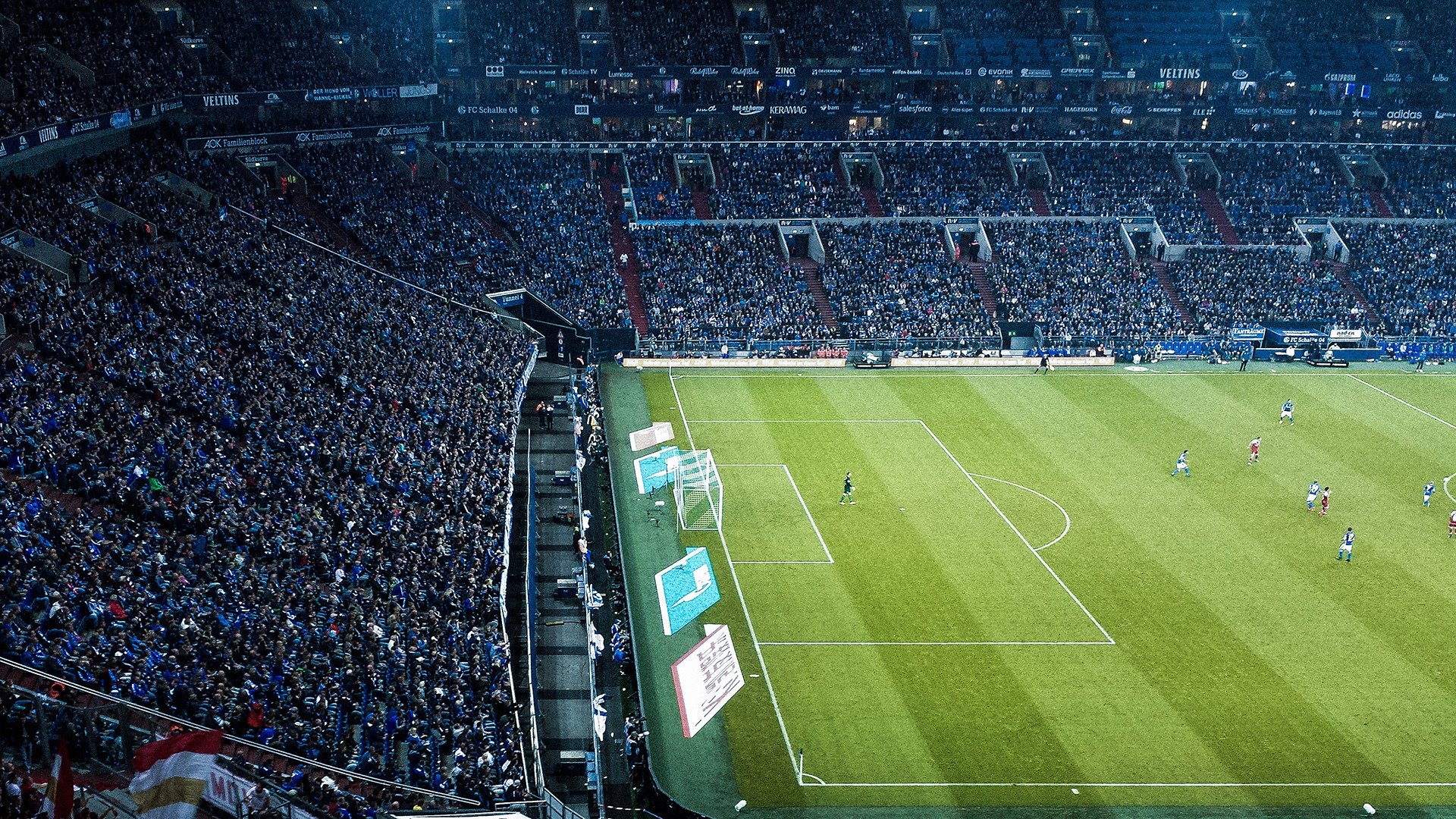 五大联赛是否更注重通过中路断球发起反击,五大联赛再次停摆